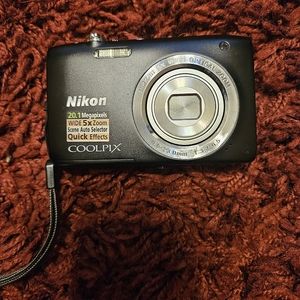 NIKON Coolpix s2800
